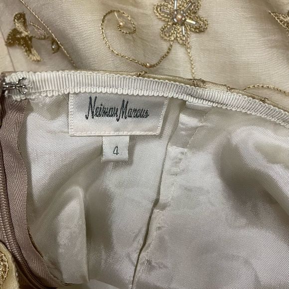 Neiman Marcus 100% Silk Pencil Skirt with Beautiful Threading Design!!! - Picture 5 of 10